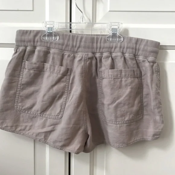 Aritzia Community Axiom Short - Picture 3 of 4